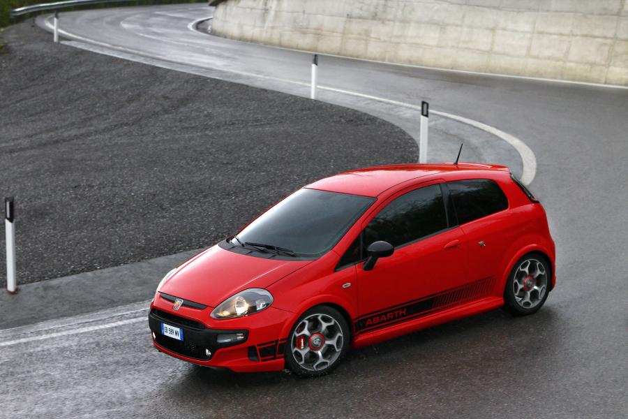  Abarth Punto Evo (199) 2010 года  (фото 30 из 57)